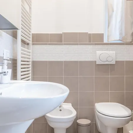 Apartman Turati - Short *