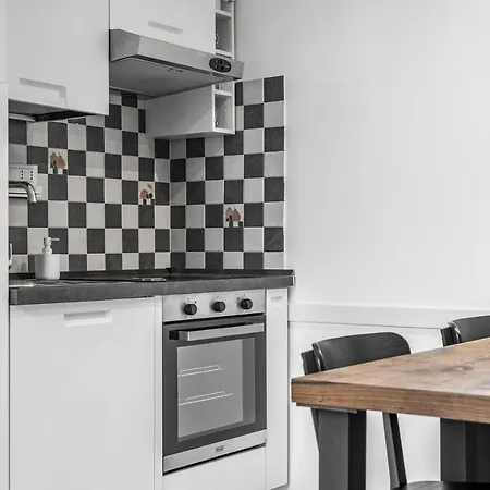 Appartement Turati - Short *