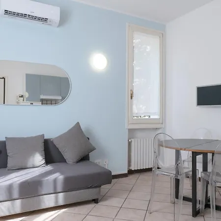 Turati - Short * Bologne