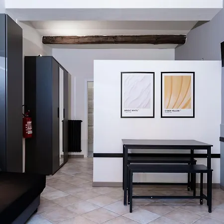 Turati - Short Apartment *