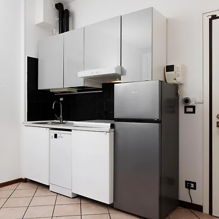 Appartement Turati - Short *