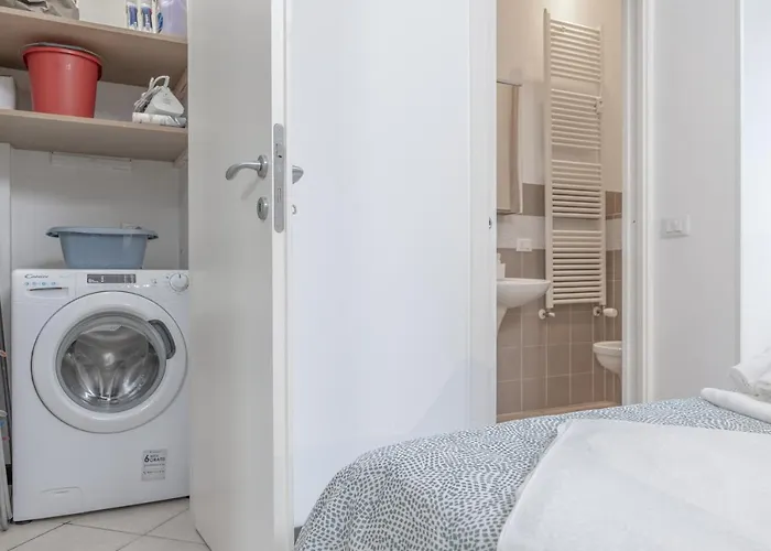 Turati - Short * Boloňa